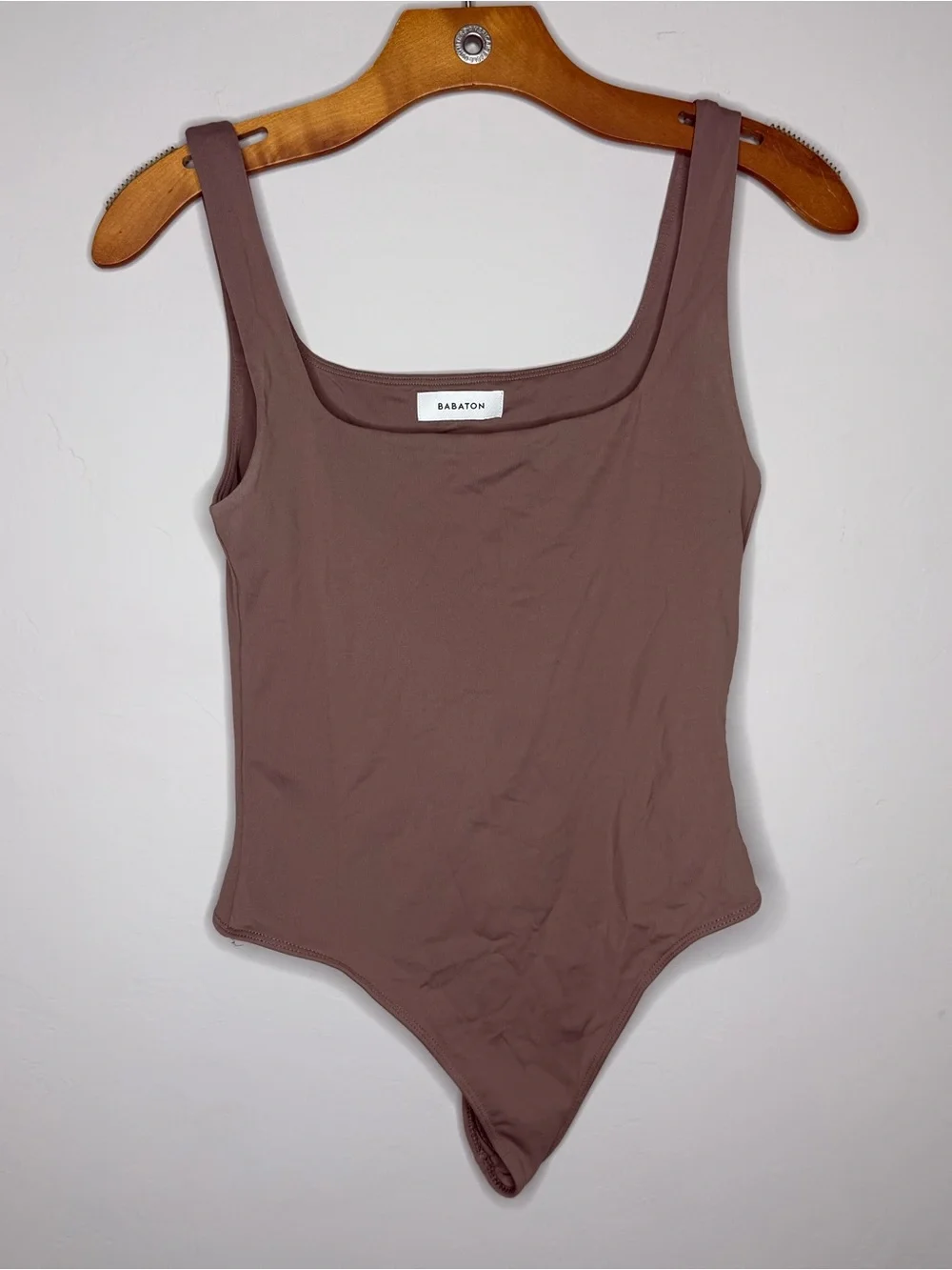 Aritzia Babaton Contour sleeveless square neck bodysuit size medium brown